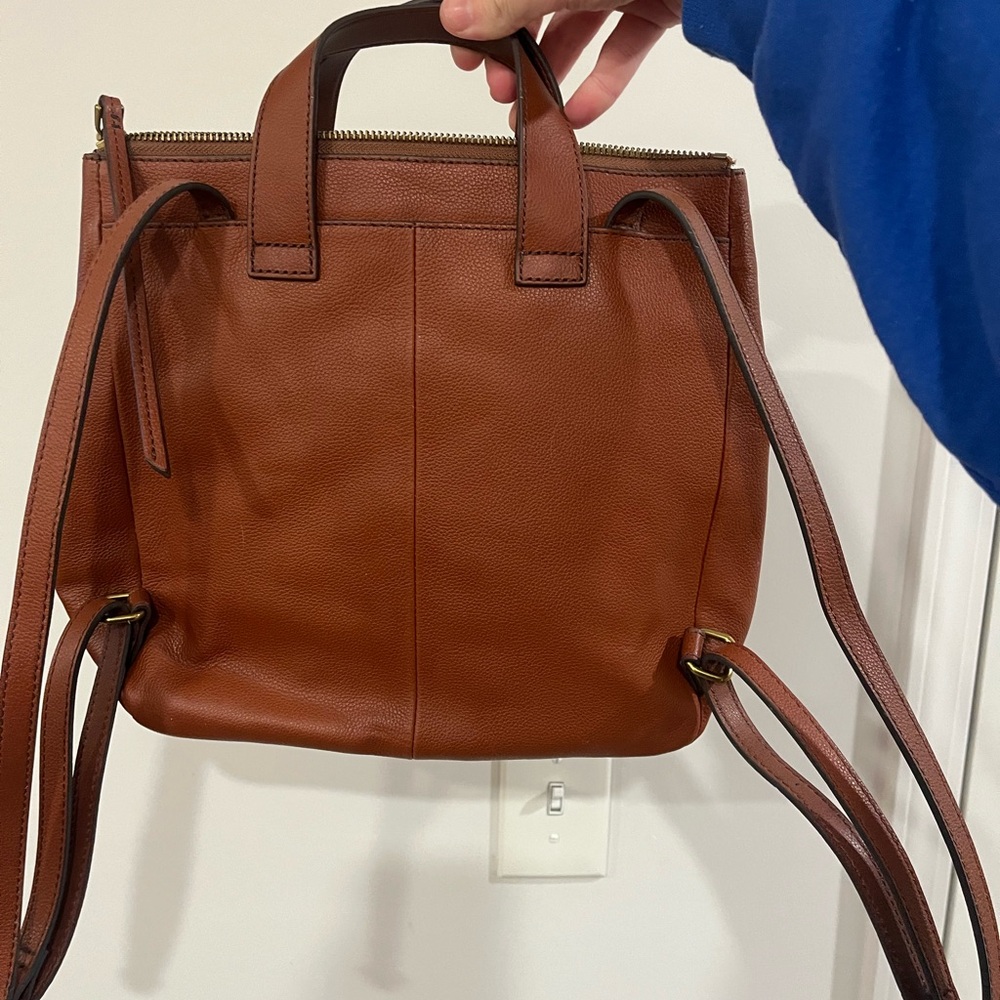 NWOT unisex Fossil Elegant Brown Leather Backpack - Picture 2 of 7